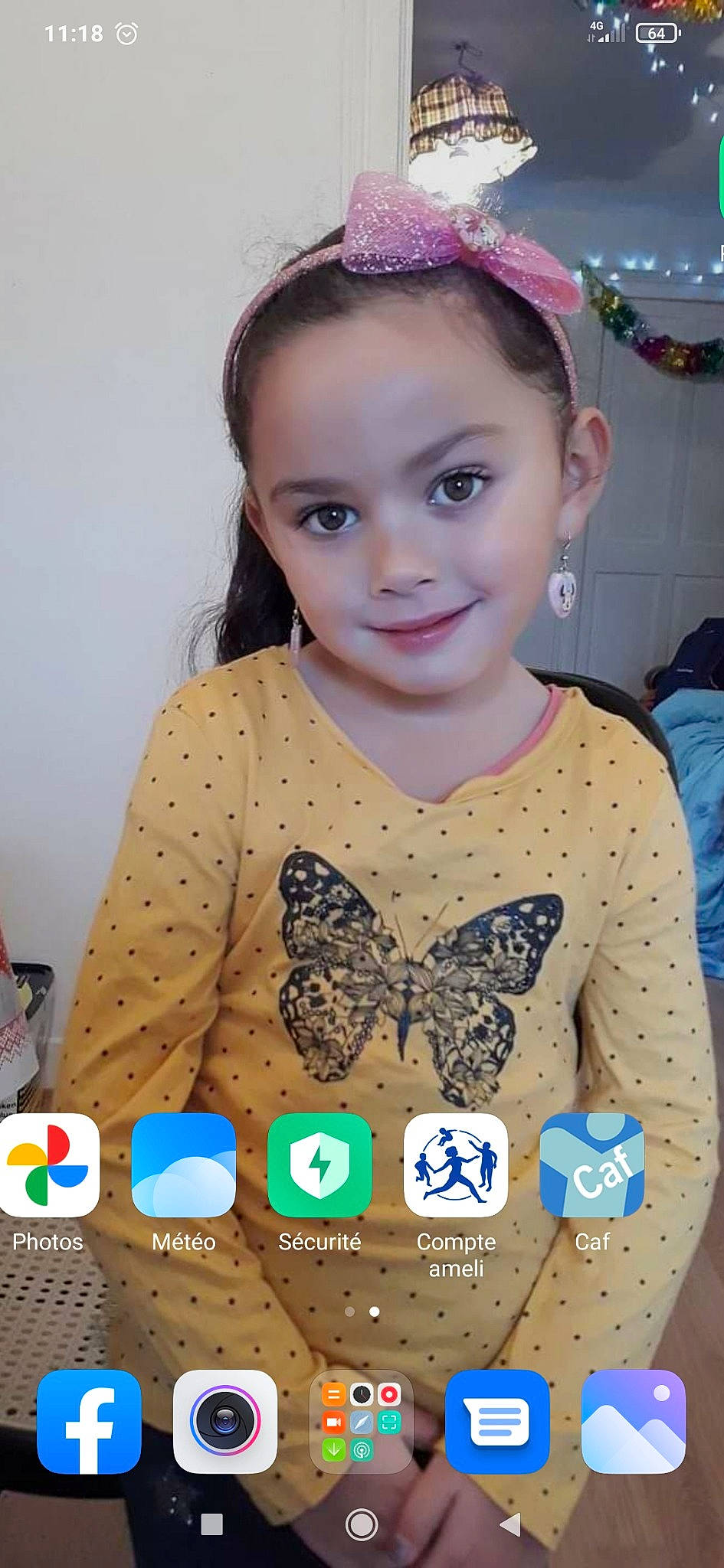 Manon participe au concours pour gagner de l'argent avec cette photo : arthropod, baby_toddler_clothing, butterfly, child, design, eyelash, facial_expression, fashion_accessory, hairstyle, happy, insect, jewellery, joy, moths_and_butterflies, necklace, pattern, person, pink, pollinator, sleeve