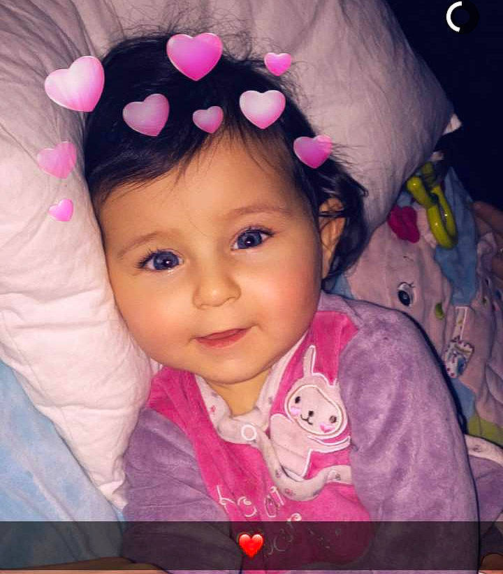 Bonny participe au concours pour gagner de l'argent avec cette photo : beauty, cheek, child, day, eye, eyebrow, face, forehead, girl, hair, hair_accessory, hairstyle, head, human_hair_color, infant, nose, person, pink, skin, smile