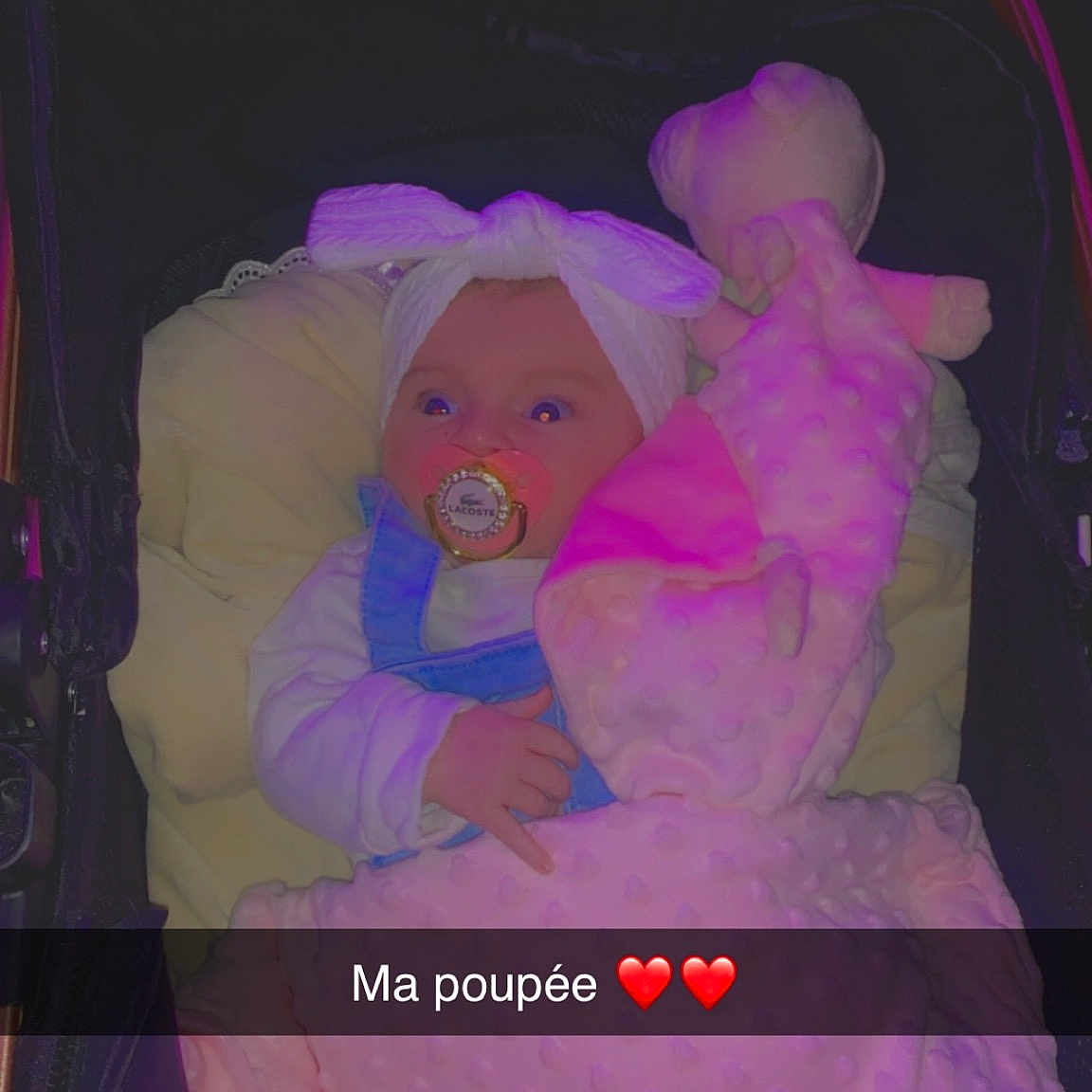 Evanna a rejoint le concours — aidez-le/la à gagner de superbes lots ! animation, baby, baby_products, baby_toddler_clothing, child, event, fictional_character, fun, happy, magenta, photo_caption, pink, product, purple, room, smile, stuffed_toy, toddler, toy, violet