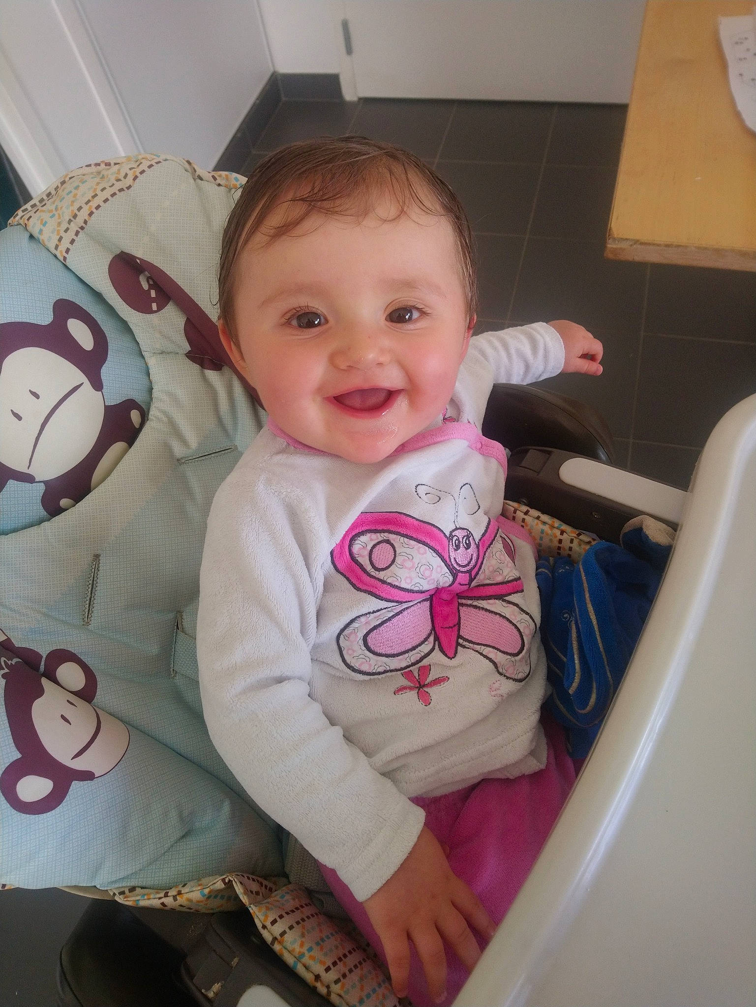 Océane a rejoint le concours — aidez-le/la à gagner de superbes lots ! baby, baby_products, cheek, child, ear, joy, person, pink, product, room, skin, toddler