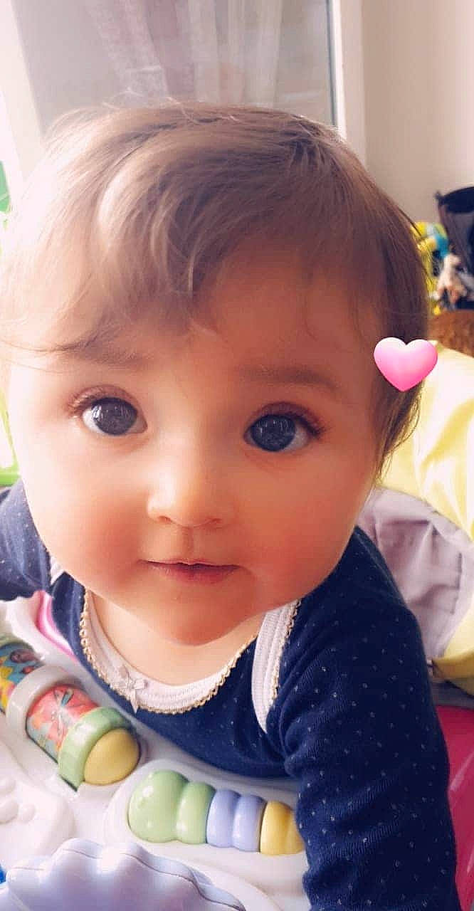 Océane participe au concours pour gagner de l'argent avec cette photo : baby, beauty, brown_hair, cheek, child, chin, cool, ear, eye, eyebrow, face, forehead, hair, head, lip, mouth, nose, organ, person, skin