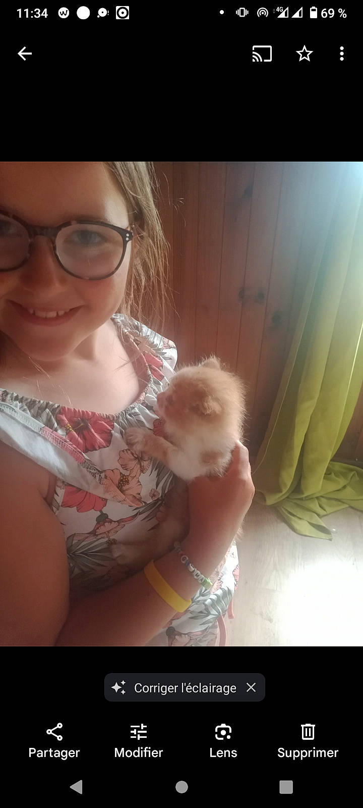 Cooky a rejoint le concours — aidez-le/la à gagner de superbes lots ! arm, carnivore, companion_dog, ear, eyebrow, fawn, felidae, finger, flash_photography, gesture, glasses, hand, happy, iris, lip, mouth, nose, skin, smile, vision_care