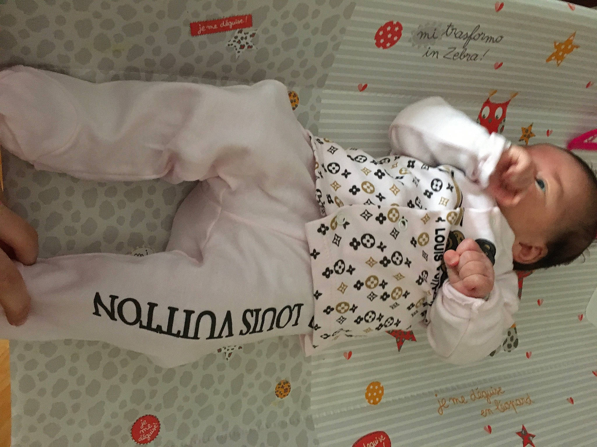 Giullia participe au concours pour gagner de l'argent avec cette photo : baby, baby_products, baby_sleeping, bedtime, birth, child, nap, person, product, sleep, toddler