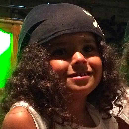 Elina a rejoint le concours — aidez-le/la à gagner de superbes lots !