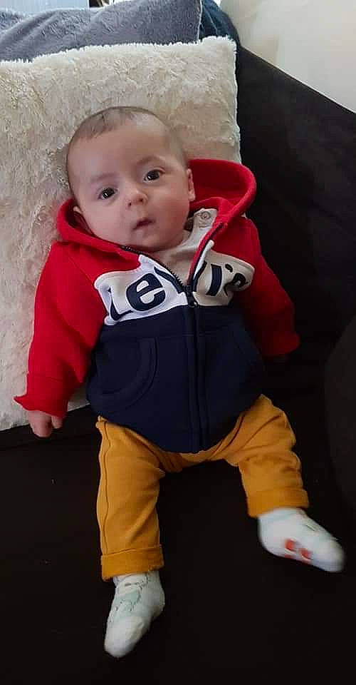 Kenzo participe au concours pour gagner de l'argent avec cette photo : baby_products, boy, child, cool, day, fun, infant, outerwear, person, product, skin, toddler
