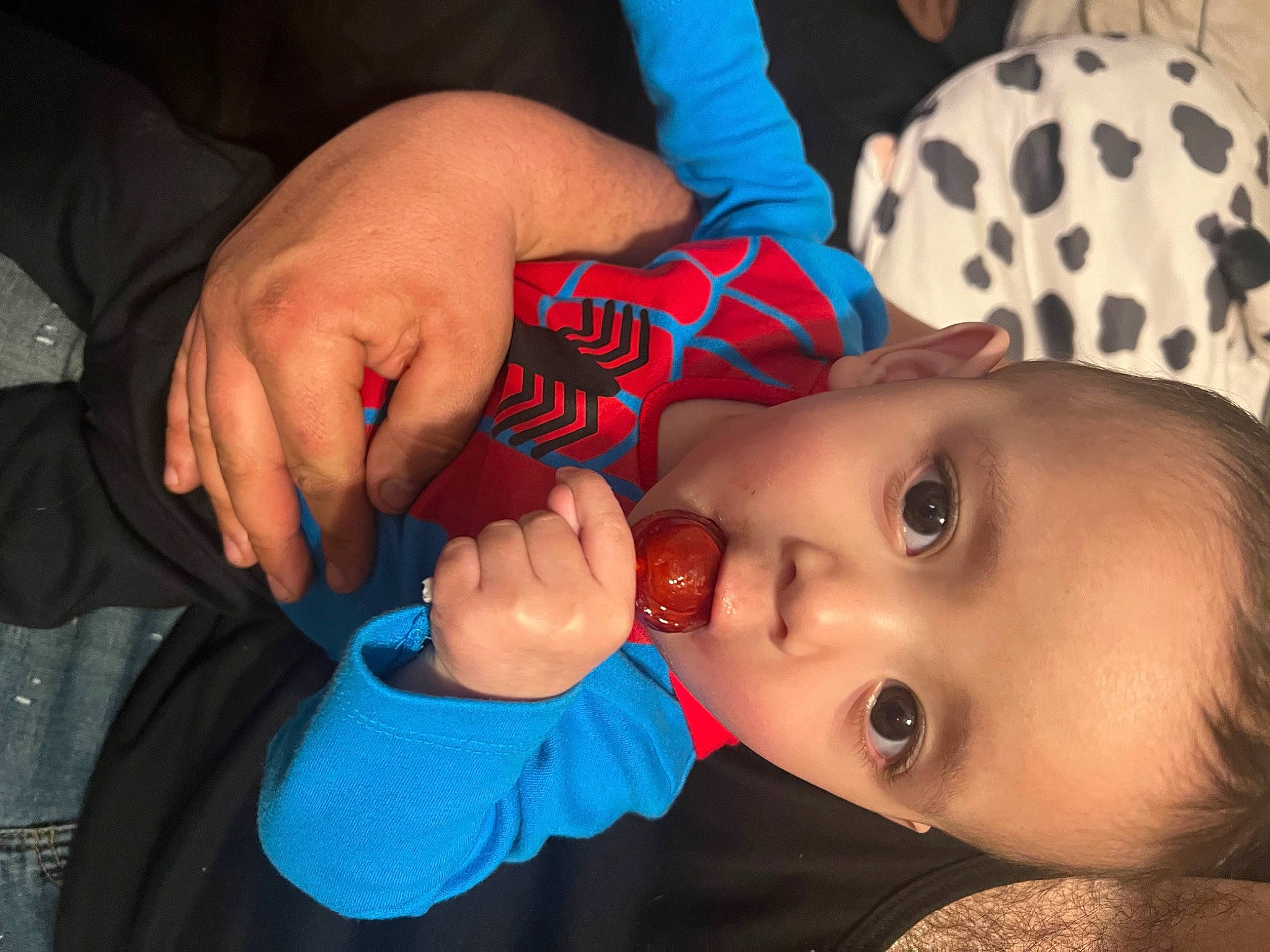 Juan is registered to the contest to win money with this photo: baby, cheek, child, ear, electric_blue, eyebrow, eyelash, face, finger, gesture, hand, happy, iris, lip, mouth, nail, nose, person, skin, surprise