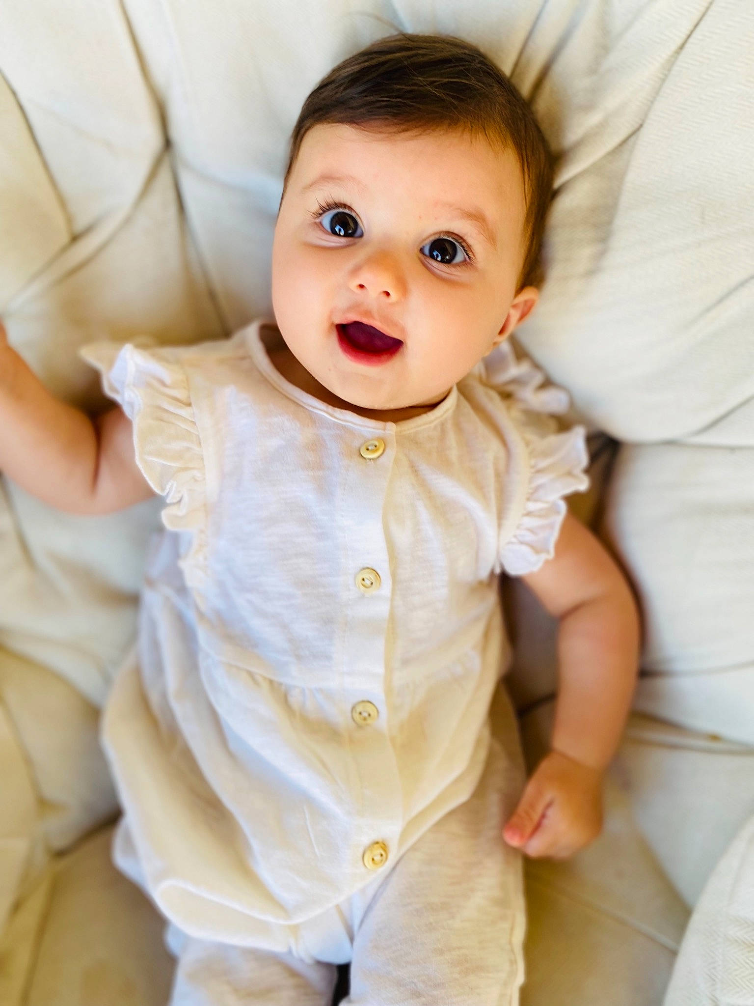 Evy a rejoint le concours — aidez-le/la à gagner de superbes lots ! baby, baby_toddler_clothing, cheek, collar, comfort, dress, dress_shirt, eye, face, happy, head, iris, lip, outerwear, person, pink, skin, sleeve, smile, textile