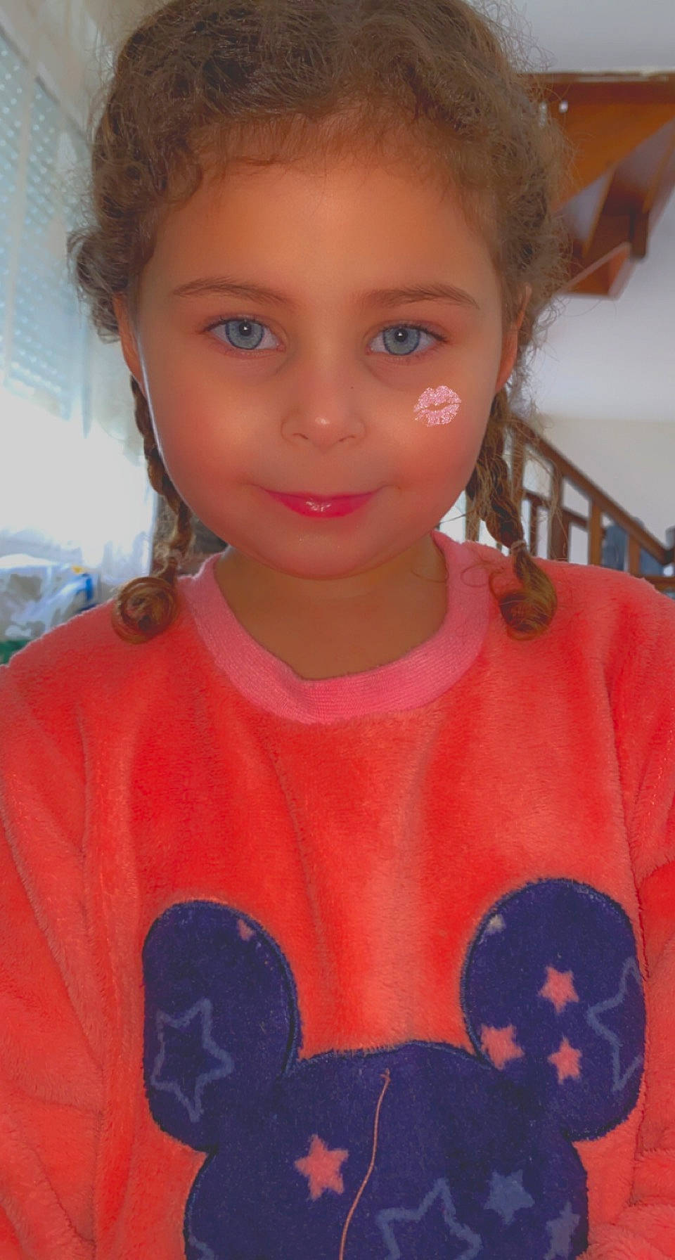 Myla participe au concours pour gagner de l'argent avec cette photo : baby_toddler_clothing, beauty, black_hair, brown_hair, cheek, chin, eye, eyelash, forehead, happy, iris, lip, magenta, neck, nose, person, skin, sleeve, smile, t_shirt