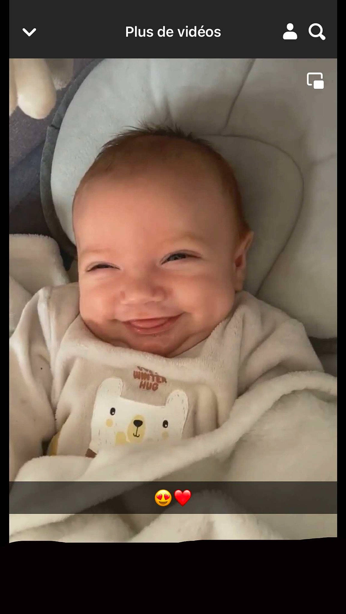 Jules participe au concours pour gagner de l'argent avec cette photo : baby, baby_laughing, baby_products, baby_toddler_clothing, cheek, child, comfort, eyebrow, facial_expression, flash_photography, happy, joy, laugh, mouth, nose, person, photo_caption, skin, sleeve, smile