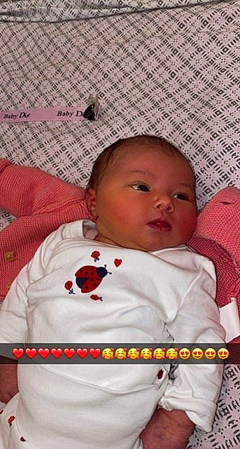 Rkia participe au concours pour gagner de l'argent avec cette photo : baby, baby_products, baby_safety, baby_sleeping, baby_toddler_clothing, cheek, child, chin, comfort, eye, face, happy, head, linens, nose, pattern, person, skin, sleeve, toddler