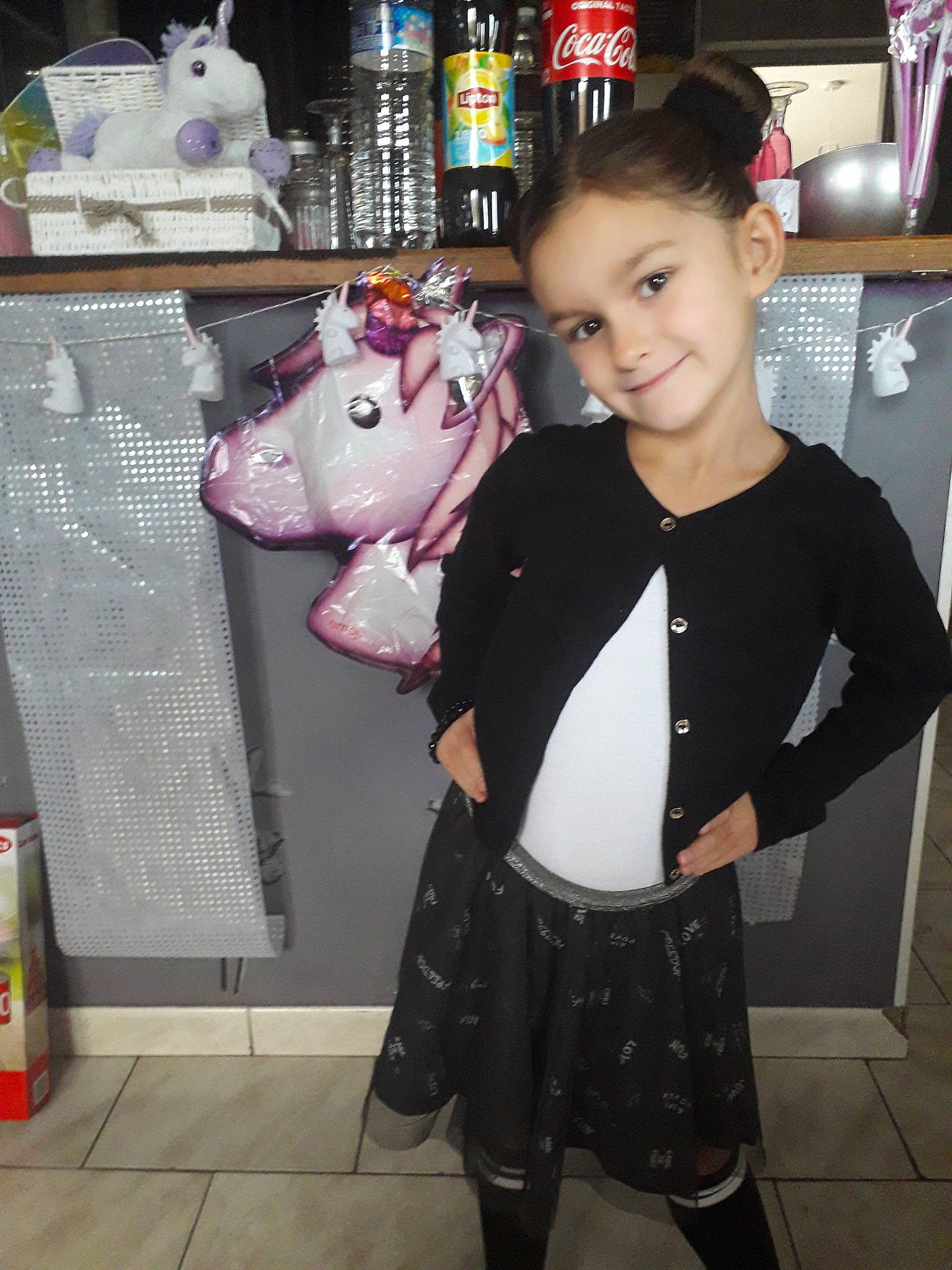 Capucyne participe au concours pour gagner de l'argent avec cette photo : costume, fashion, fun, girl, joy, person, pink, product, textile