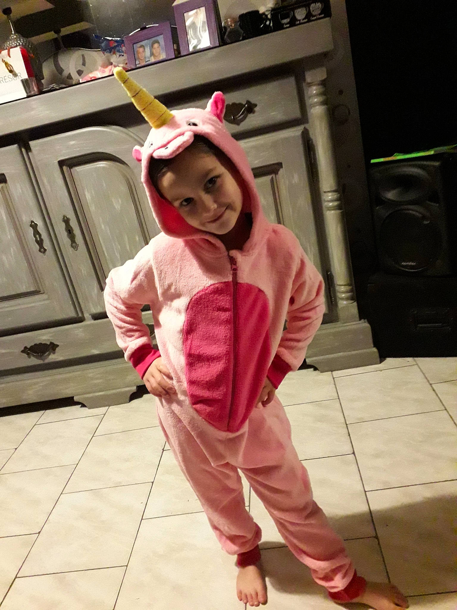 Capucyne participe au concours pour gagner de l'argent avec cette photo : child, clothing, costume, fun, girl, headwear, outerwear, person, pink, product, textile