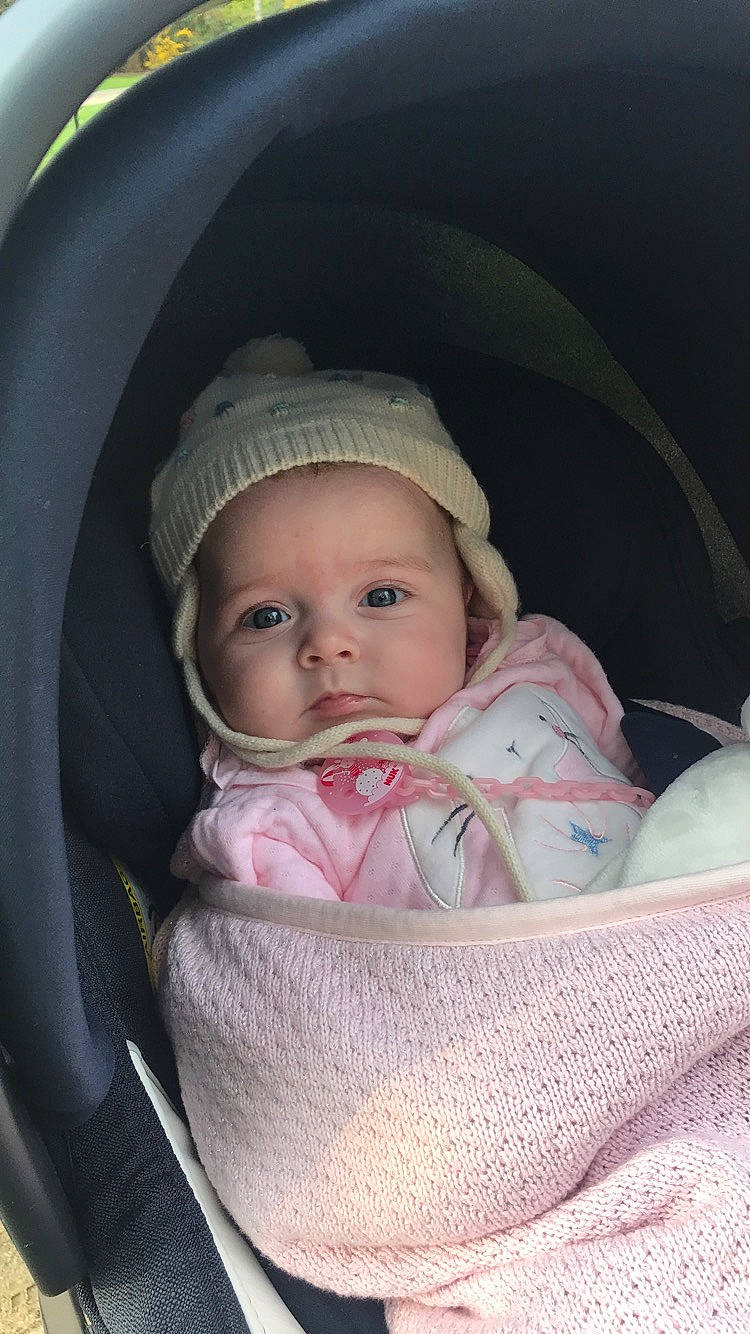 Jade a rejoint le concours — aidez-le/la à gagner de superbes lots ! baby, baby_carriage, baby_in_car_seat, baby_products, car_seat, cheek, child, person, photography, product, skin, toddler