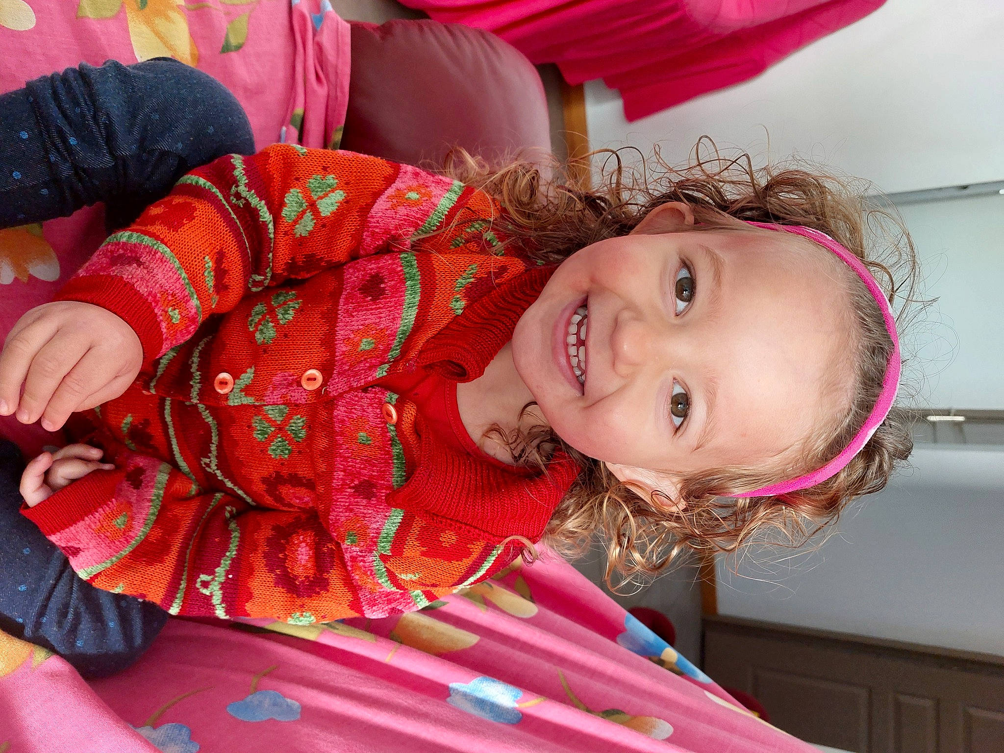 Anastasia a rejoint le concours — aidez-le/la à gagner de superbes lots ! beauty, child, dress, fun, happy, iris, joy, leisure, lip, magenta, pattern, people, person, pink, red, room, sitting, skin, smile, textile