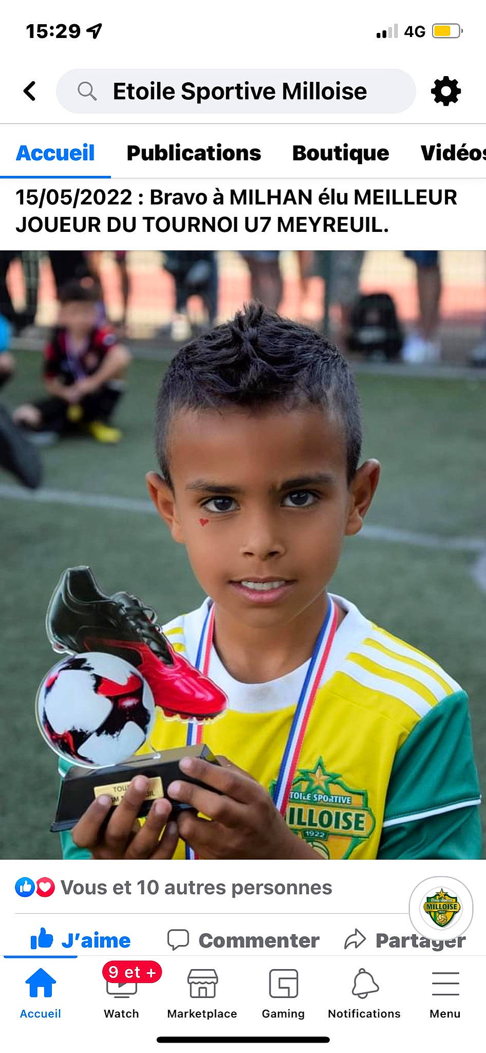 Milhan a rejoint le concours — aidez-le/la à gagner de superbes lots ! carmine, championship, child, competition_event, fan, fun, grass, happy, person, photo_caption, photograph, player, recreation, snapshot, sports, sports_uniform, t_shirt, team, team_sport, tournament