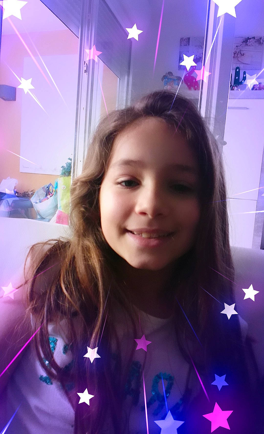 Pauline participe au concours pour gagner de l'argent avec cette photo : beauty, black_hair, brown_hair, cool, face, forehead, fun, hair, hair_coloring, hairstyle, head, joy, light, lighting, long_hair, magenta, person, photography, purple, selfie