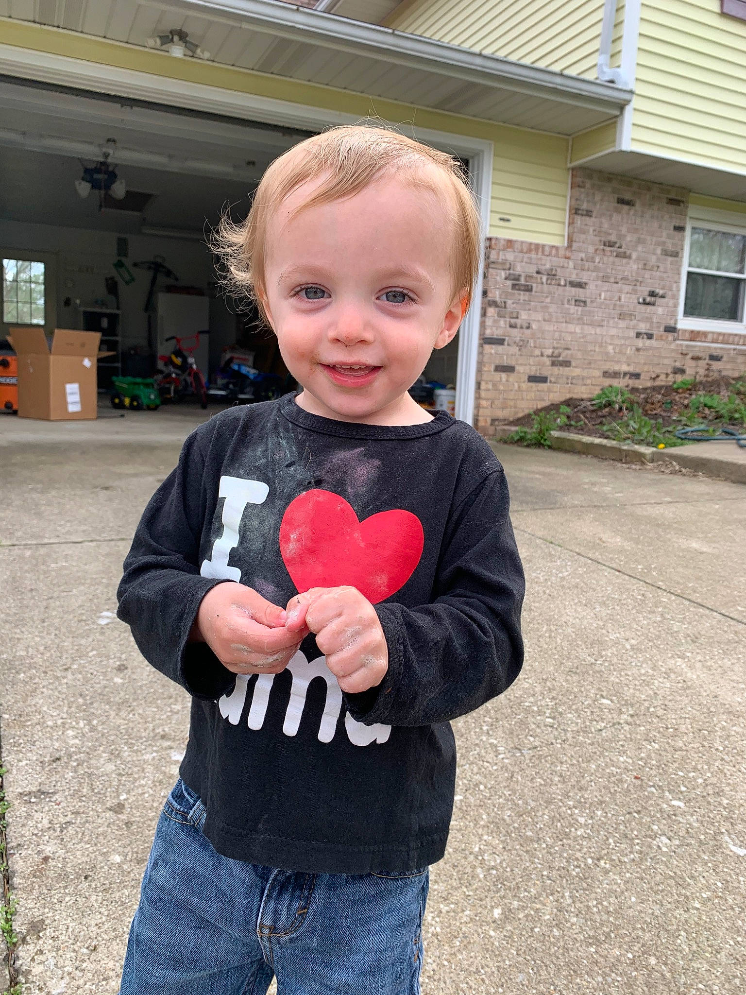 Oliver is registered to the contest to win money with this photo: child, cool, heart, jeans, joy, outerwear, person, plant, t_shirt, toddler, tree, vacation