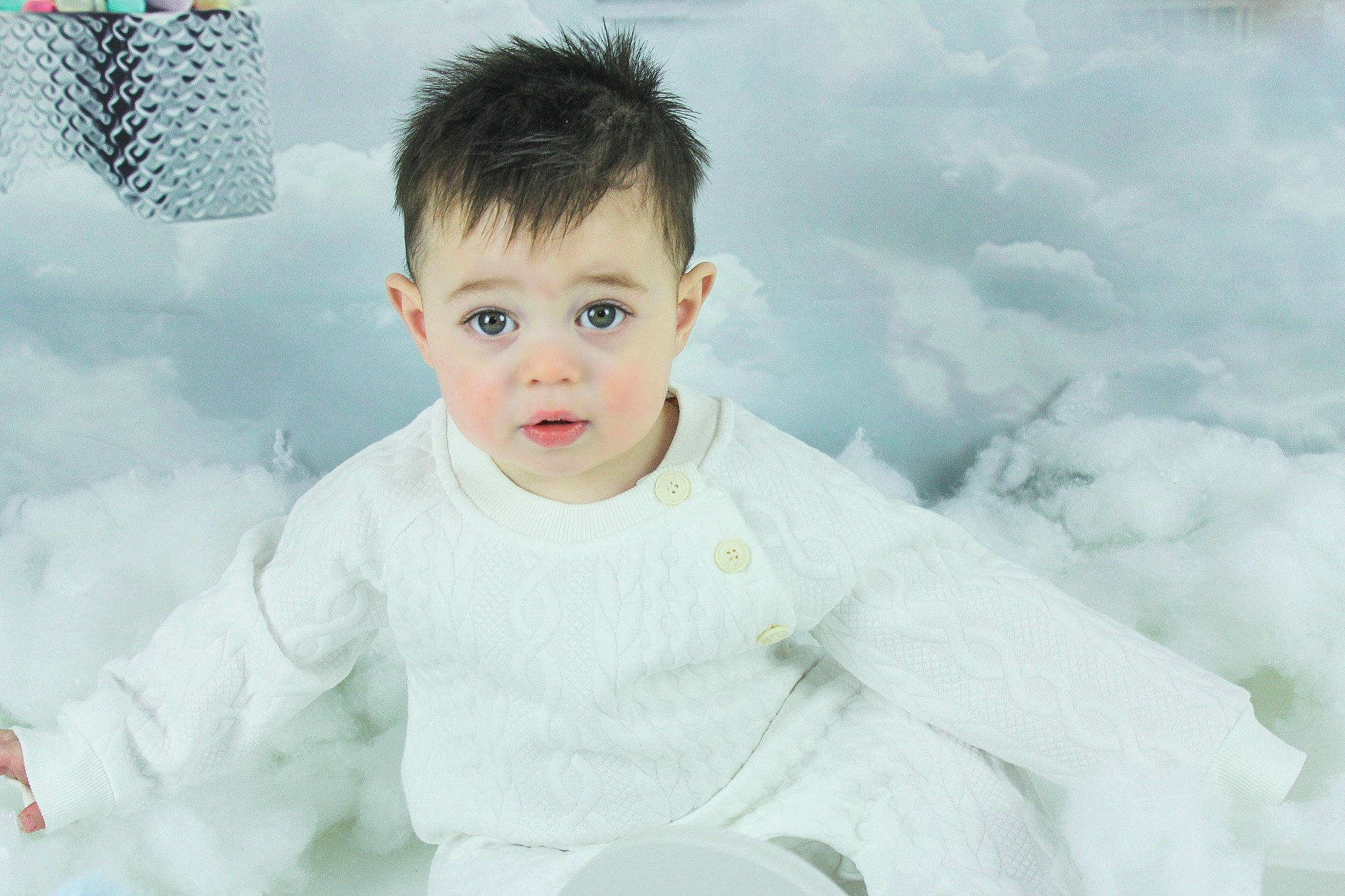 Elliott participe au concours pour gagner de l'argent avec cette photo : baby, baby_toddler_clothing, cheek, child, eye, flash_photography, freezing, fun, happy, person, portrait, portrait_photography, sitting, skin, sleeve, snow, surprise, t_shirt, toddler, vacation