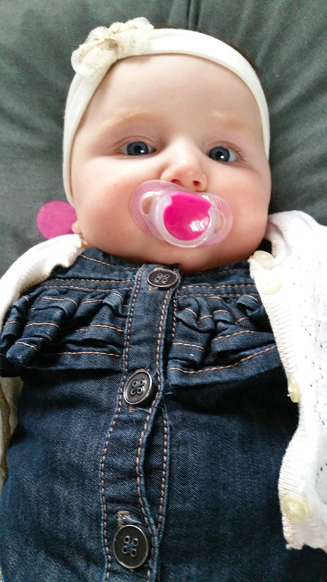 Mila a rejoint le concours — aidez-le/la à gagner de superbes lots ! boy, child, clothing, doll, dress, eye, face, girl, head, headwear, human_body, infant, male, nose, organ, person, pink, portrait, skin, toddler