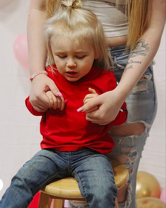 Bryson is registered to the contest to win money with this photo: arm, cheek, eye, facial_expression, hair, hairstyle, hand, head, human, human_body, jeans, joint, leg, mouth, muscle, organ, person, product, shoulder, skin