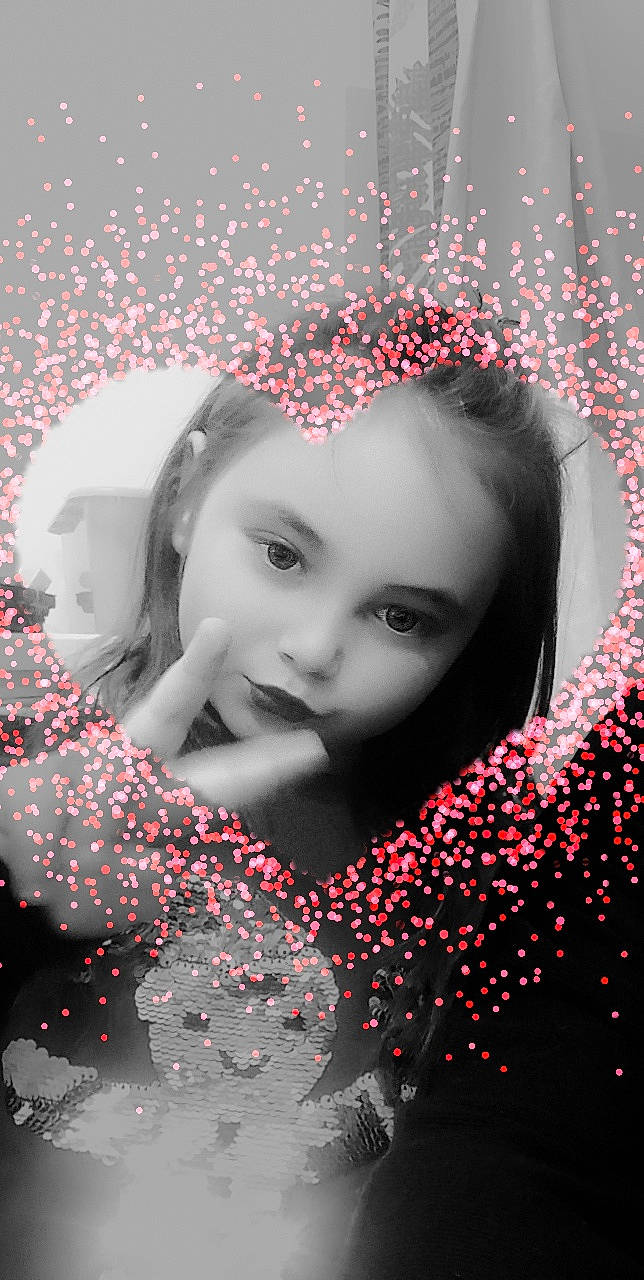 Melyna participe au concours pour gagner de l'argent avec cette photo : art, black, black_hair, darkness, eye, eyebrow, eyelash, facial_expression, flash_photography, font, happy, illustration, lip, magenta, organ, pattern, people_in_nature, person, petal, poster