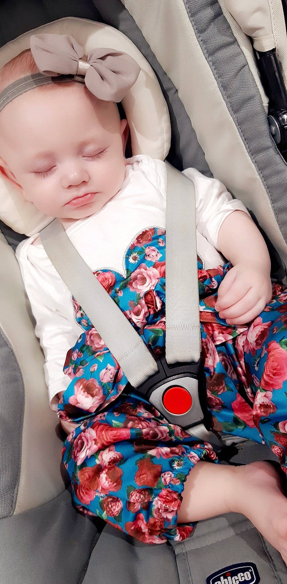 Heiana participe au concours pour gagner de l'argent avec cette photo : auto_part, baby, baby_carriage, baby_in_car_seat, baby_products, car_seat, child, person, product, seat_belt, toddler