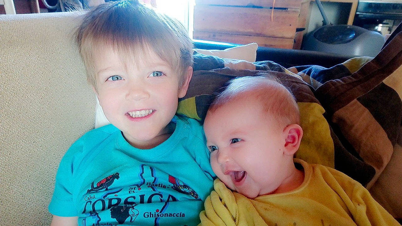 Nino a rejoint le concours — aidez-le/la à gagner de superbes lots ! baby, cheek, child, ear, eye, face, happy, head, iris, joy, nose, people, person, sibling, skin, smile, toddler