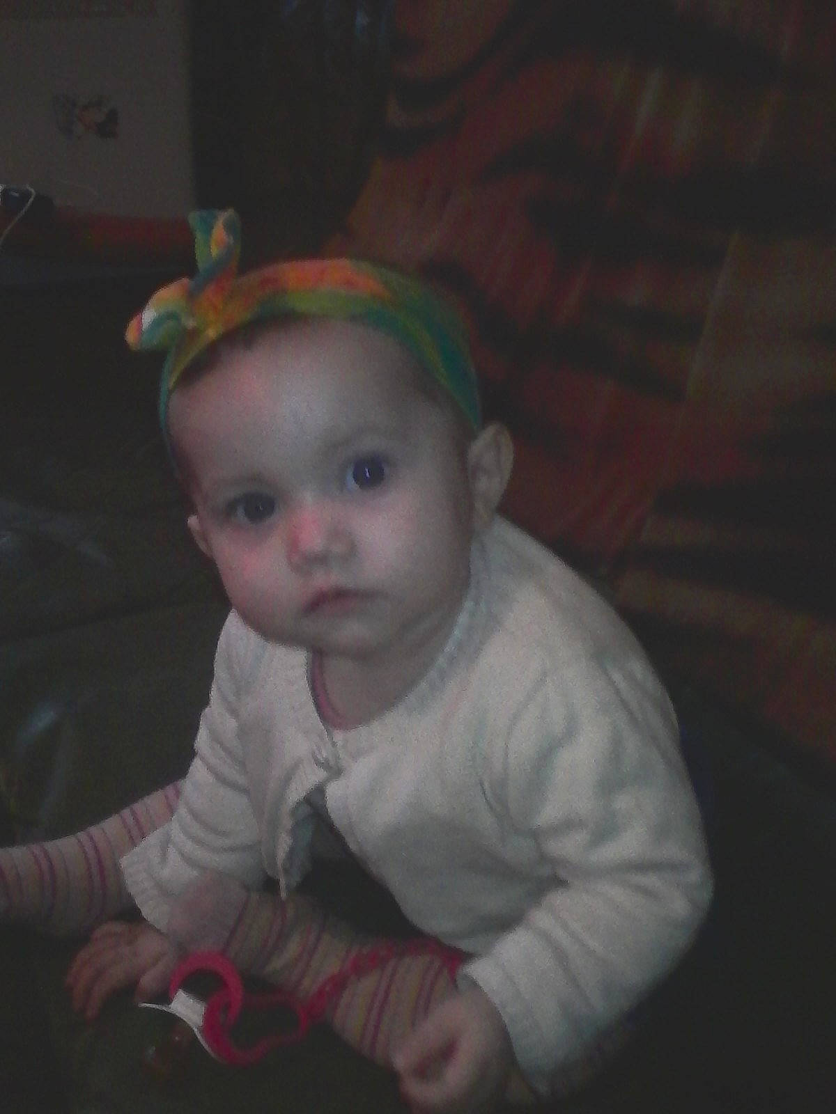 Luna participe au concours pour gagner de l'argent avec cette photo : baby, baby_toddler_clothing, cheek, child, darkness, ear, flash_photography, hair_accessory, headband, headpiece, iris, lip, organ, person, portrait_photography, skin, toddler