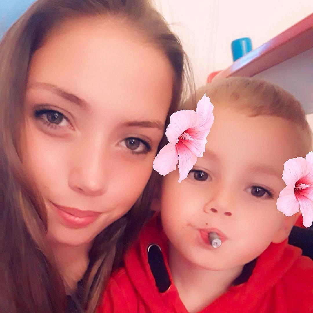 Ethan a rejoint le concours — aidez-le/la à gagner de superbes lots ! beauty, cheek, child, chin, ear, eye, eyebrow, eyelash, face, forehead, hair, head, human, lip, nose, person, pink, selfie, skin, smile