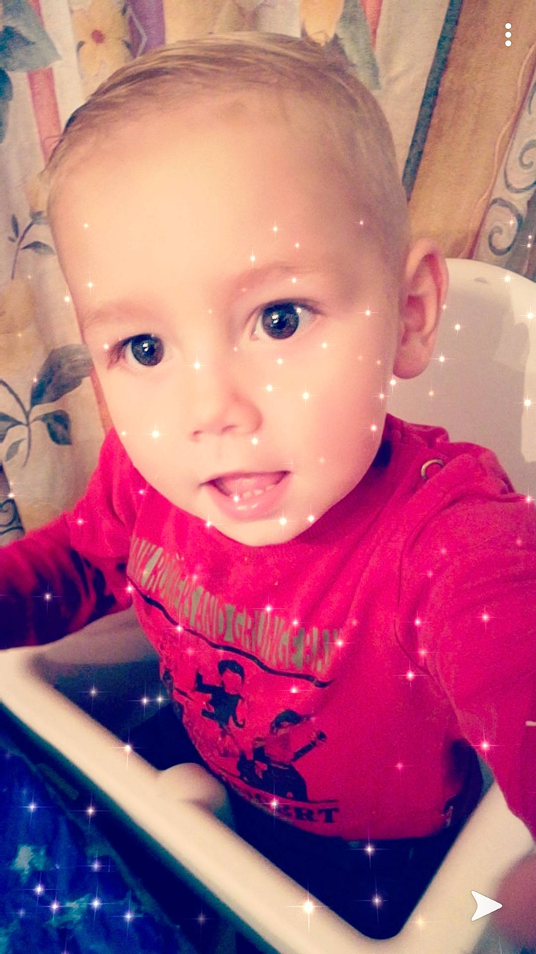 Ethan participe au concours pour gagner de l'argent avec cette photo : baby, cheek, child, cool, ear, eye, eyebrow, face, forehead, fun, happy, head, iris, lip, nose, person, pink, play, skin, smile