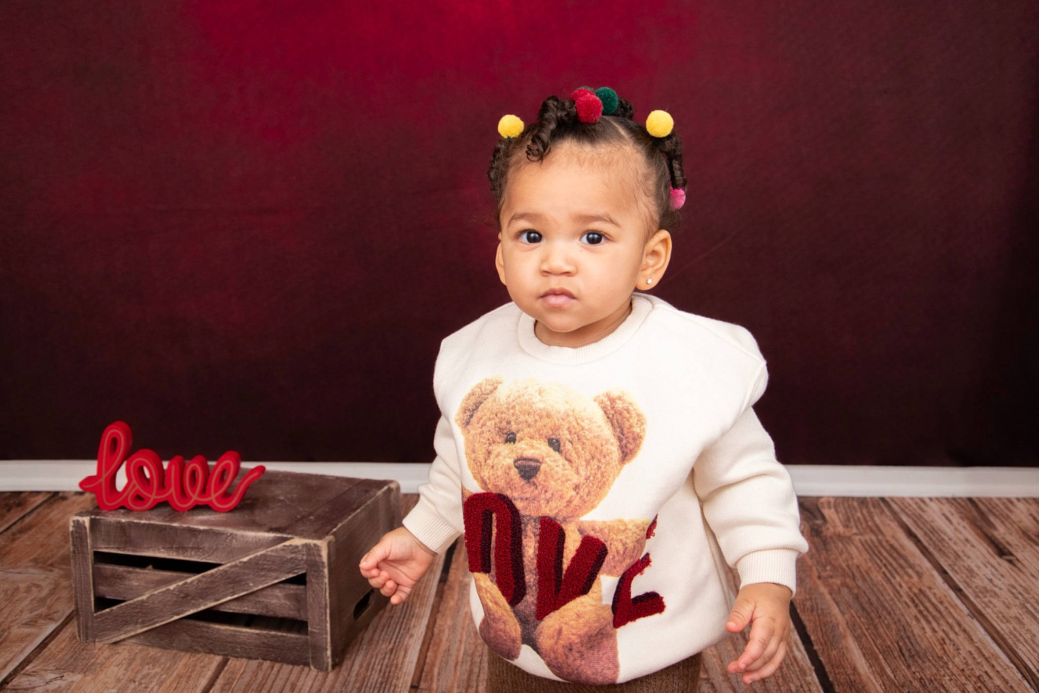 Sinyri joined the competition — help win amazing prizes! baby, baby_toddler_clothing, child, event, flash_photography, flooring, fun, happy, hardwood, headband, jewellery, pattern, person, room, sitting, sleeve, t_shirt, table, toddler, wood