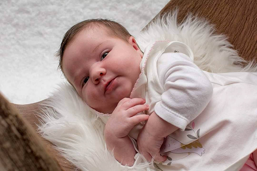 Kétlyne participe au concours pour gagner de l'argent avec cette photo : baby, baby_sleeping, cheek, child, eye, face, fur, hand, nose, person, photography, portrait_photography, skin, sleep, toddler
