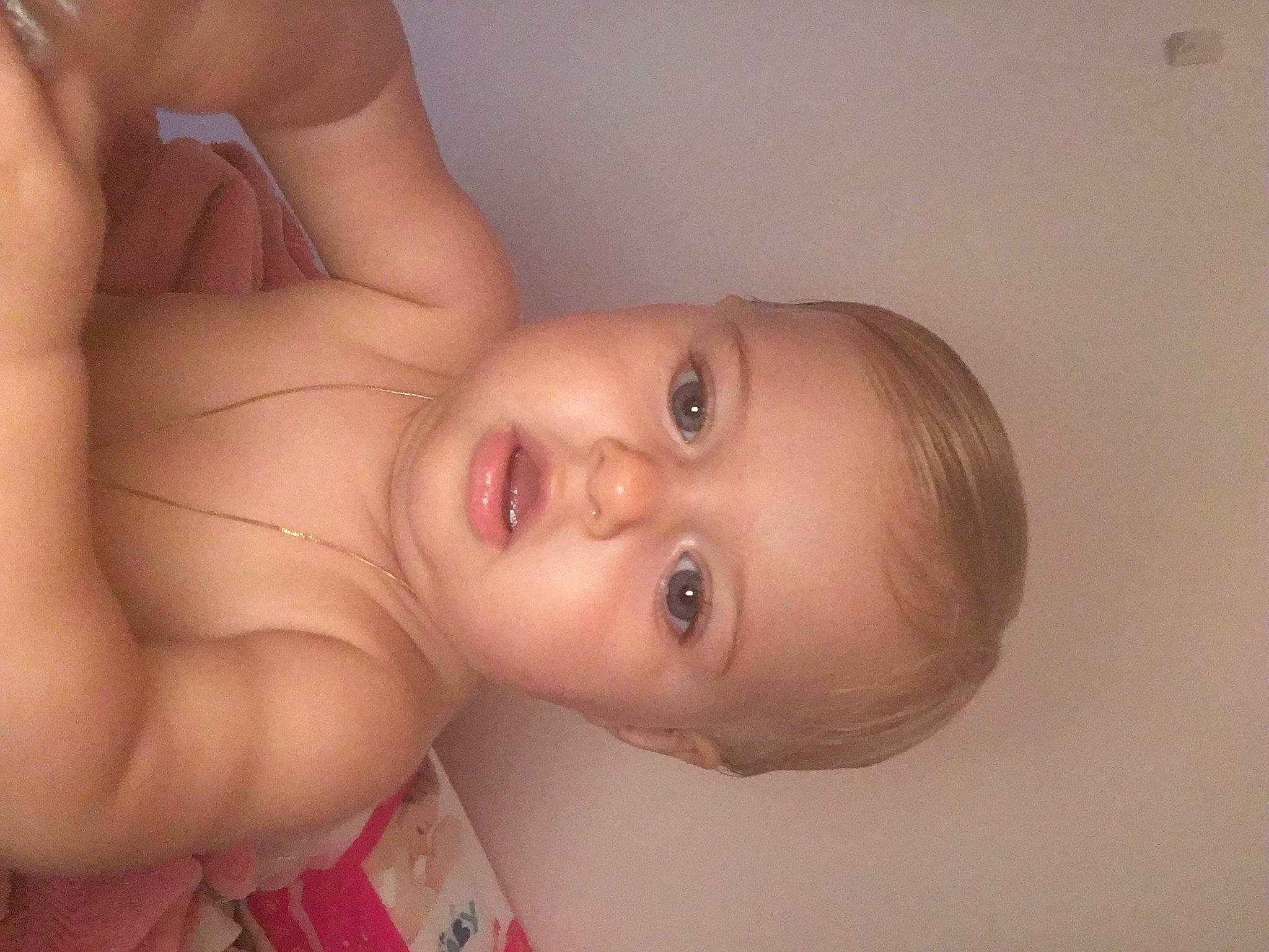 Elyne a rejoint le concours — aidez-le/la à gagner de superbes lots ! baby, bathing, beauty, cheek, chest, child, chin, eye, eyebrow, face, forehead, head, iris, lip, mouth, muscle, neck, nose, person, skin