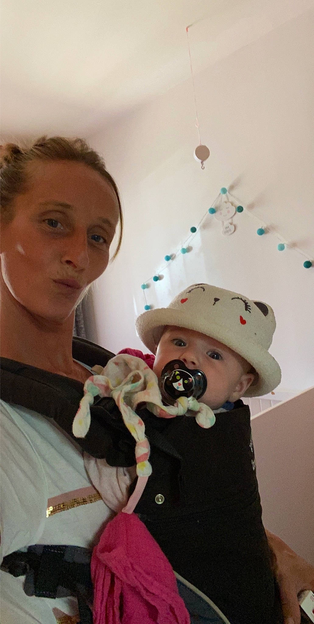 Ynaé participe au concours pour gagner de l'argent avec cette photo : baby, child, headwear, person, toddler