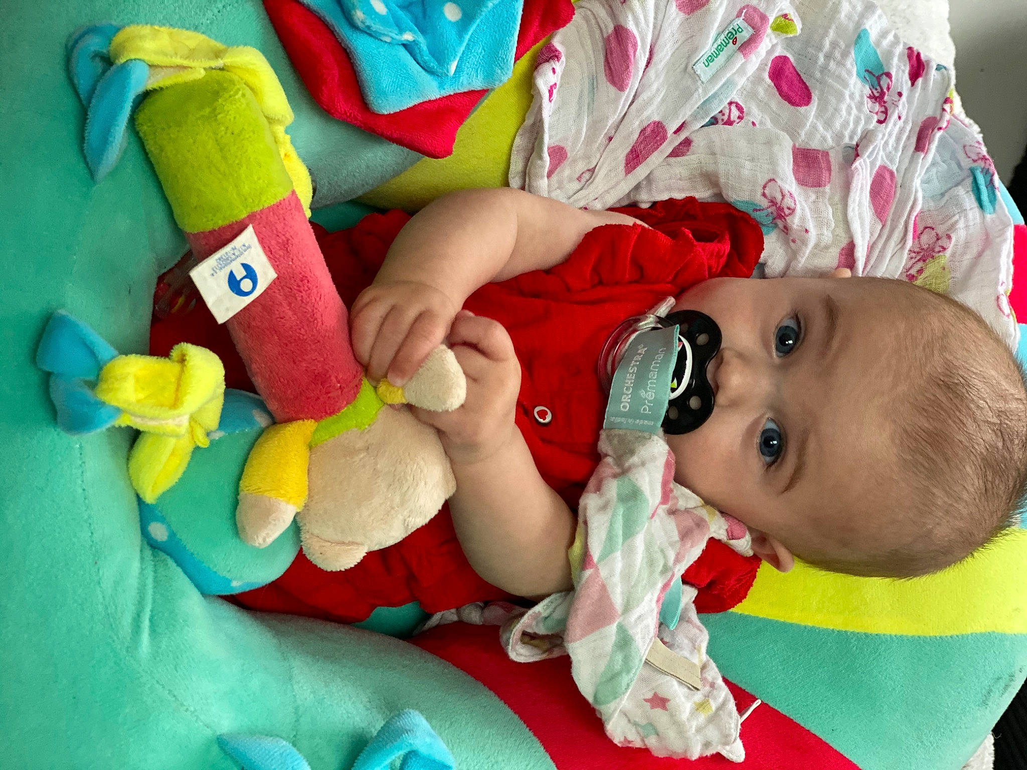 Ynaé participe au concours pour gagner de l'argent avec cette photo : baby, child, person, play, toddler, toy