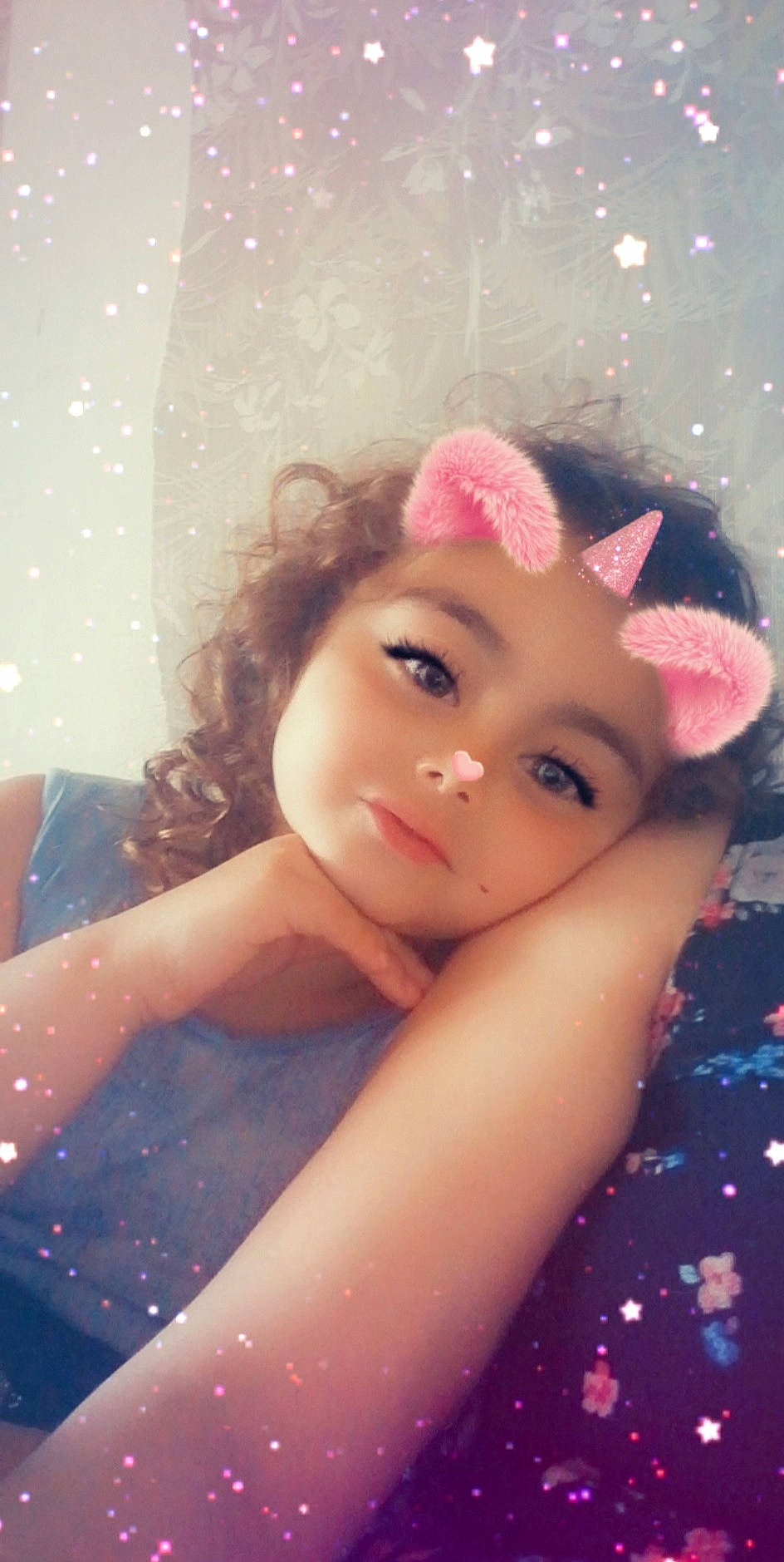 Lilya a rejoint le concours — aidez-le/la à gagner de superbes lots ! beauty, black_hair, child, ear, eye, face, fawn, fictional_character, fun, hair, head, lady, person, photography, pink, skin, smile