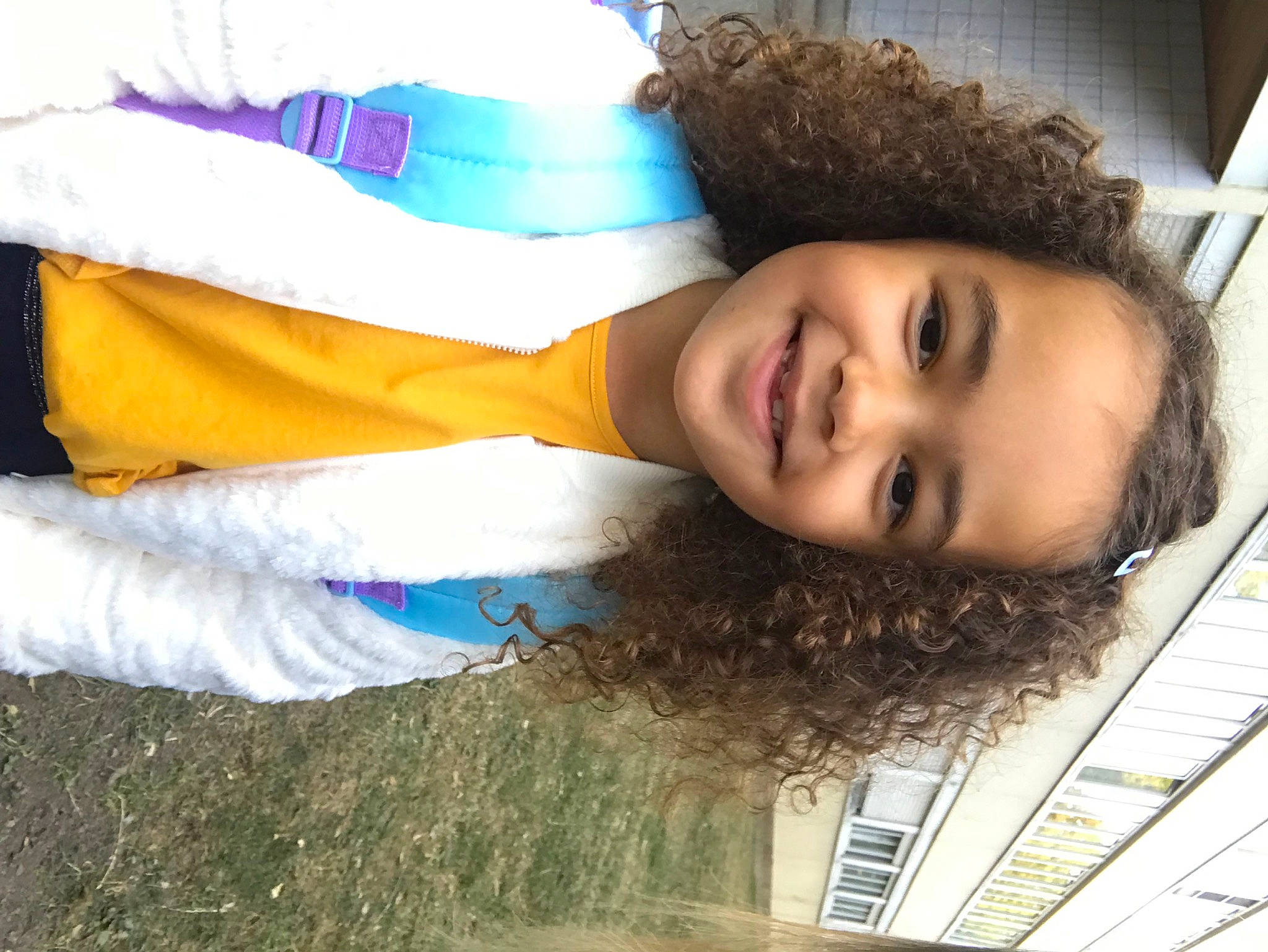 Maissa participe au concours pour gagner de l'argent avec cette photo : beauty, child, electric_blue, eye, eyebrow, fun, grass, hair, hairstyle, happy, head, joy, leisure, lip, person, portrait_photography, selfie, smile, vacation