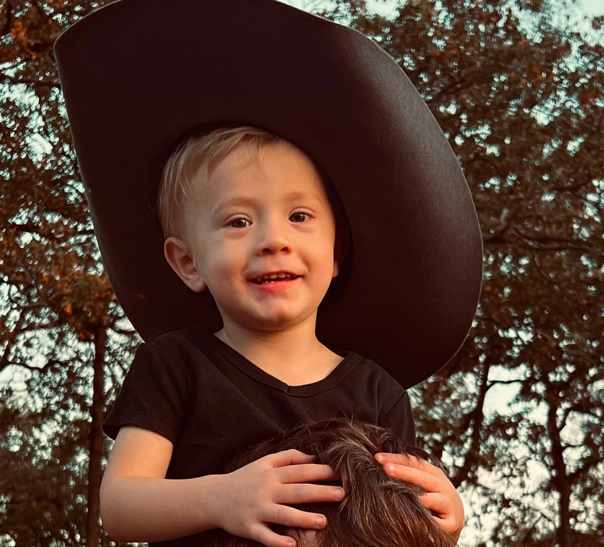 Bransyn is registered to the contest to win money with this photo: art, beauty, child, cool, costume_hat, fashion_accessory, flash_photography, hairstyle, happy, hat, joy, organ, people_in_nature, person, photograph, smile, snapshot, sun_hat, t_shirt, tints_and_shades