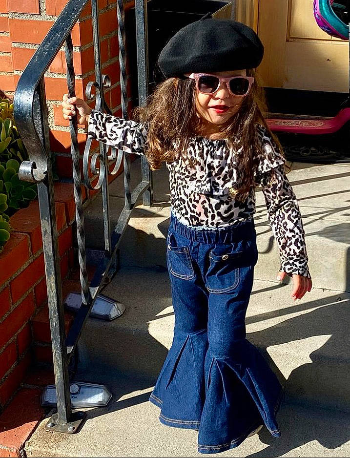 Alexxis joined the competition — help win amazing prizes! cap, cool, denim, electric_blue, eyewear, fashion, glasses, goggles, hairstyle, headgear, headwear, jeans, person, shoulder, sleeve, street_fashion, sunglasses, t_shirt, thigh, travel