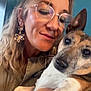 Jazz a rejoint le concours — aidez-le/la à gagner de superbes lots ! woman, dog, glasses, earrings, pet, indoor, portrait, closeup, face, hand, animal, brown, white, furry, cute, friendship, casual, smile, holding, love
