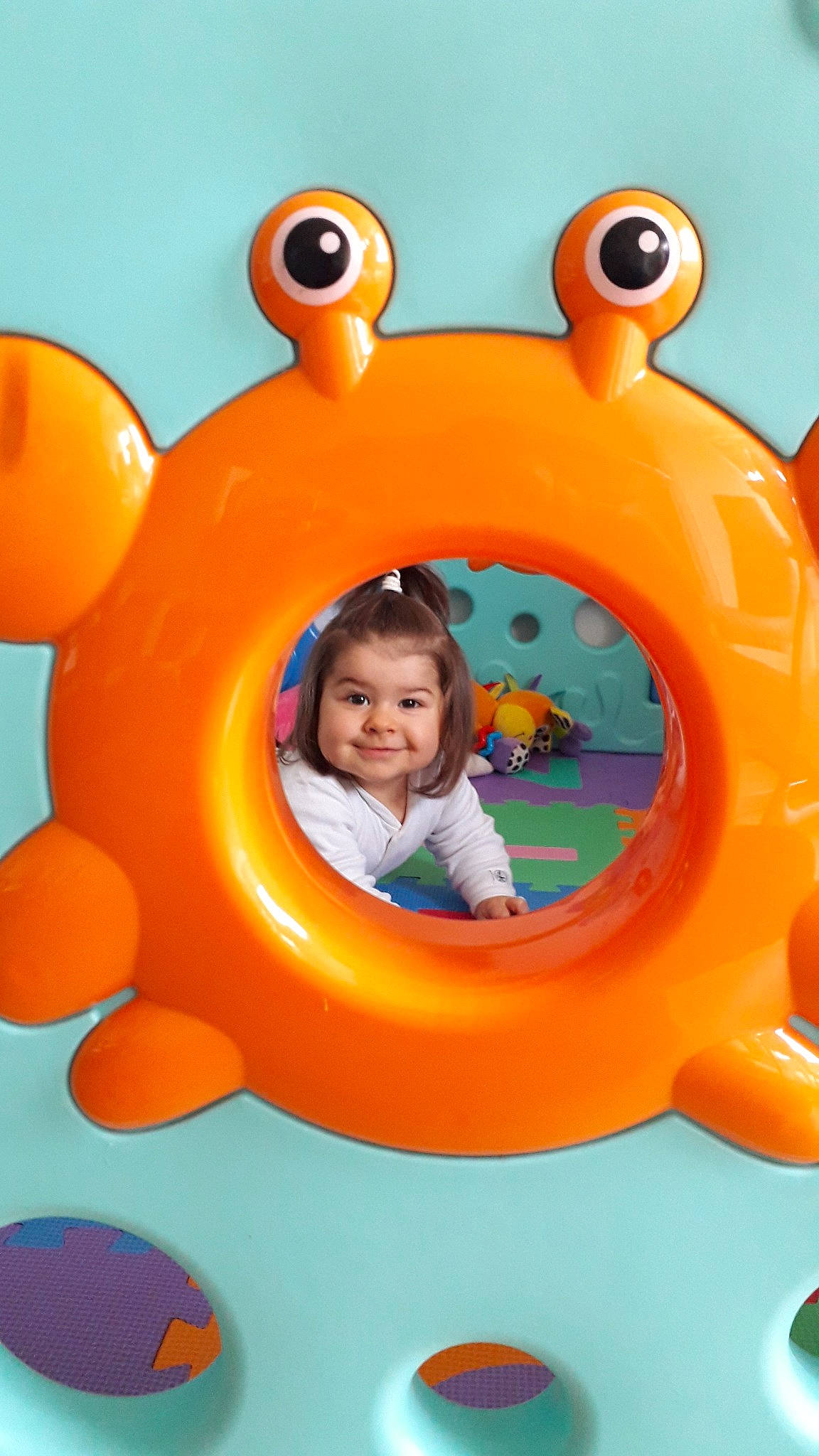 Lucile a rejoint le concours — aidez-le/la à gagner de superbes lots ! art, baby_toddler_clothing, baby_toys, child, circle, facial_expression, fun, happy, head, human_settlement, illustration, inflatable, joy, leisure, orange, organ, outdoor_play_equipment, person, playground, recreation