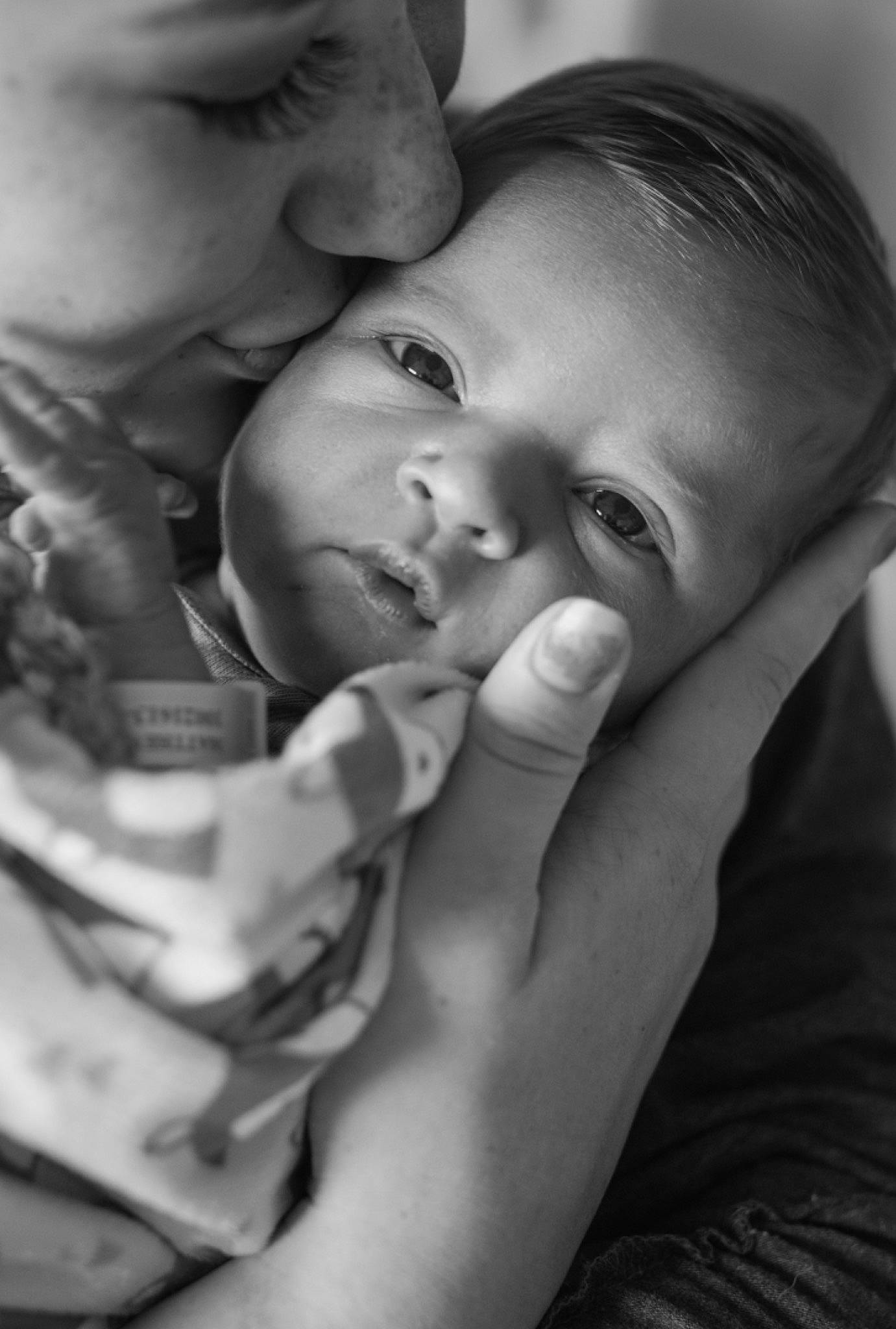 Fox is registered to the contest to win money with this photo: baby, birth, black_and_white, cheek, child, eye, father, finger, hand, hug, love, monochrome, monochrome_photography, nose, people, person, photograph, photography, skin, smile