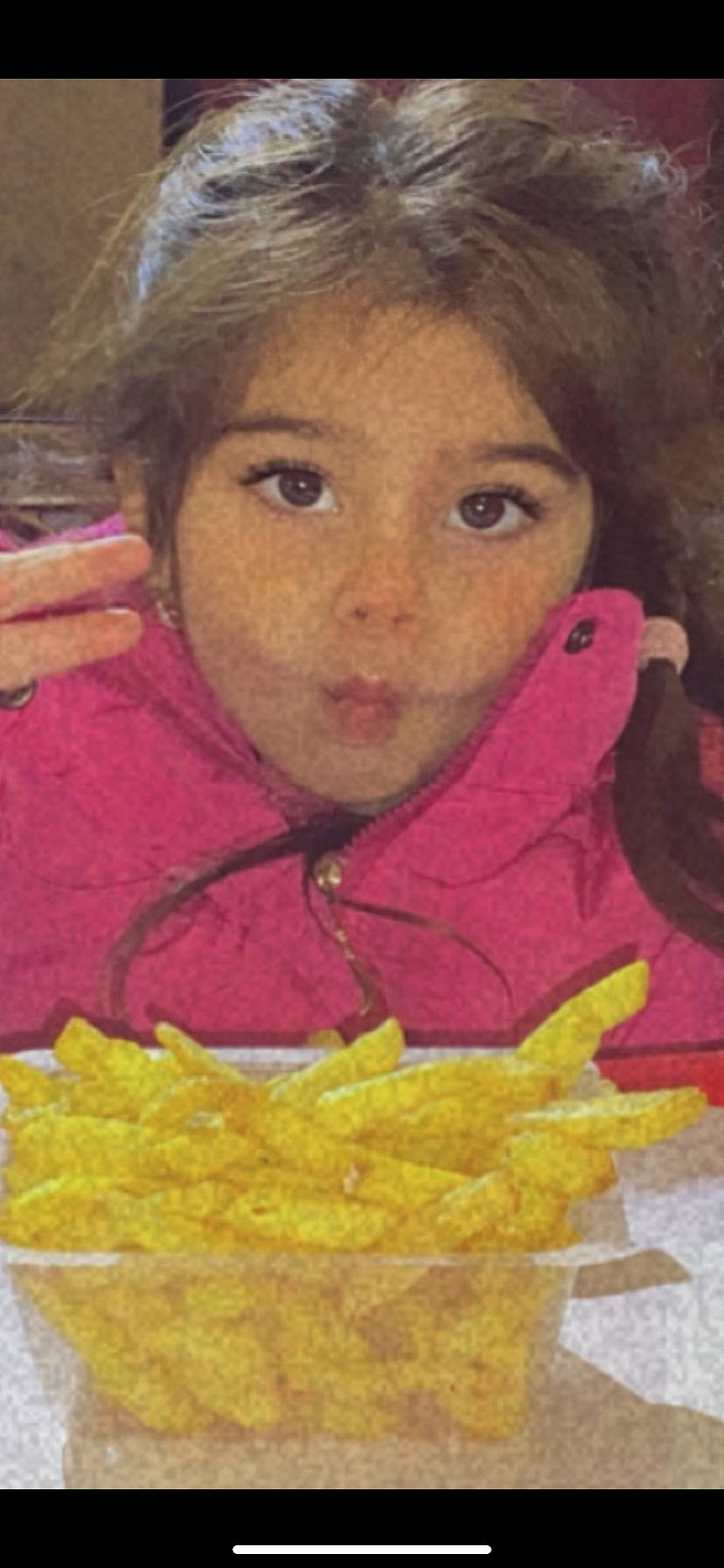 Rumyana participe au concours pour gagner de l'argent avec cette photo : art, black_hair, cheek, chin, cuisine, eye, eyebrow, face, facial_expression, forehead, fun, happy, head, iris, lip, mouth, nose, organ, paint, person