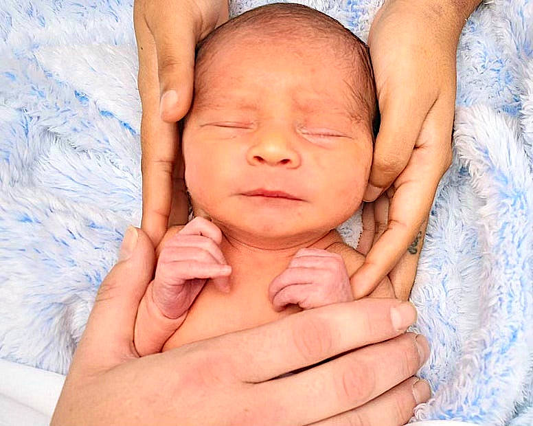 Jay is registered to the contest to win money with this photo: abdomen, azure, baby, bathing, cheek, chest, close_up, comfort, eyelash, finger, fun, gesture, happy, head, human_body, nail, person, skin, stomach, thumb