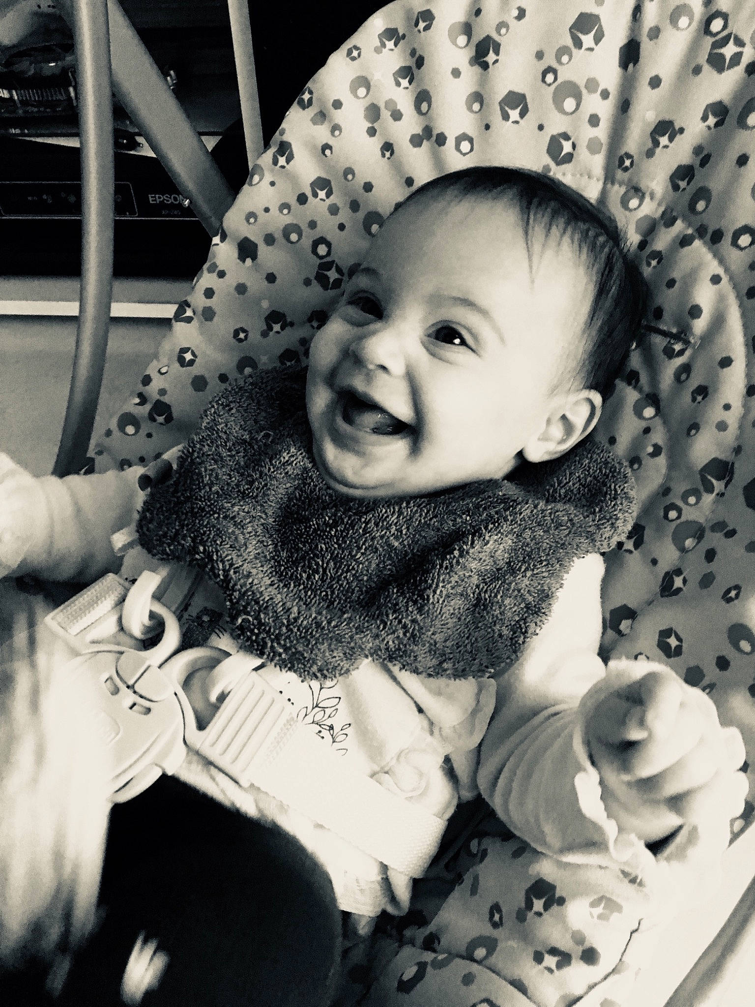 Emma participe au concours pour gagner de l'argent avec cette photo : baby, beauty, black_and_white, cheek, child, eye, facial_expression, fun, happy, headgear, joy, lip, monochrome, nose, person, photograph, photography, portrait_photography, skin, smile