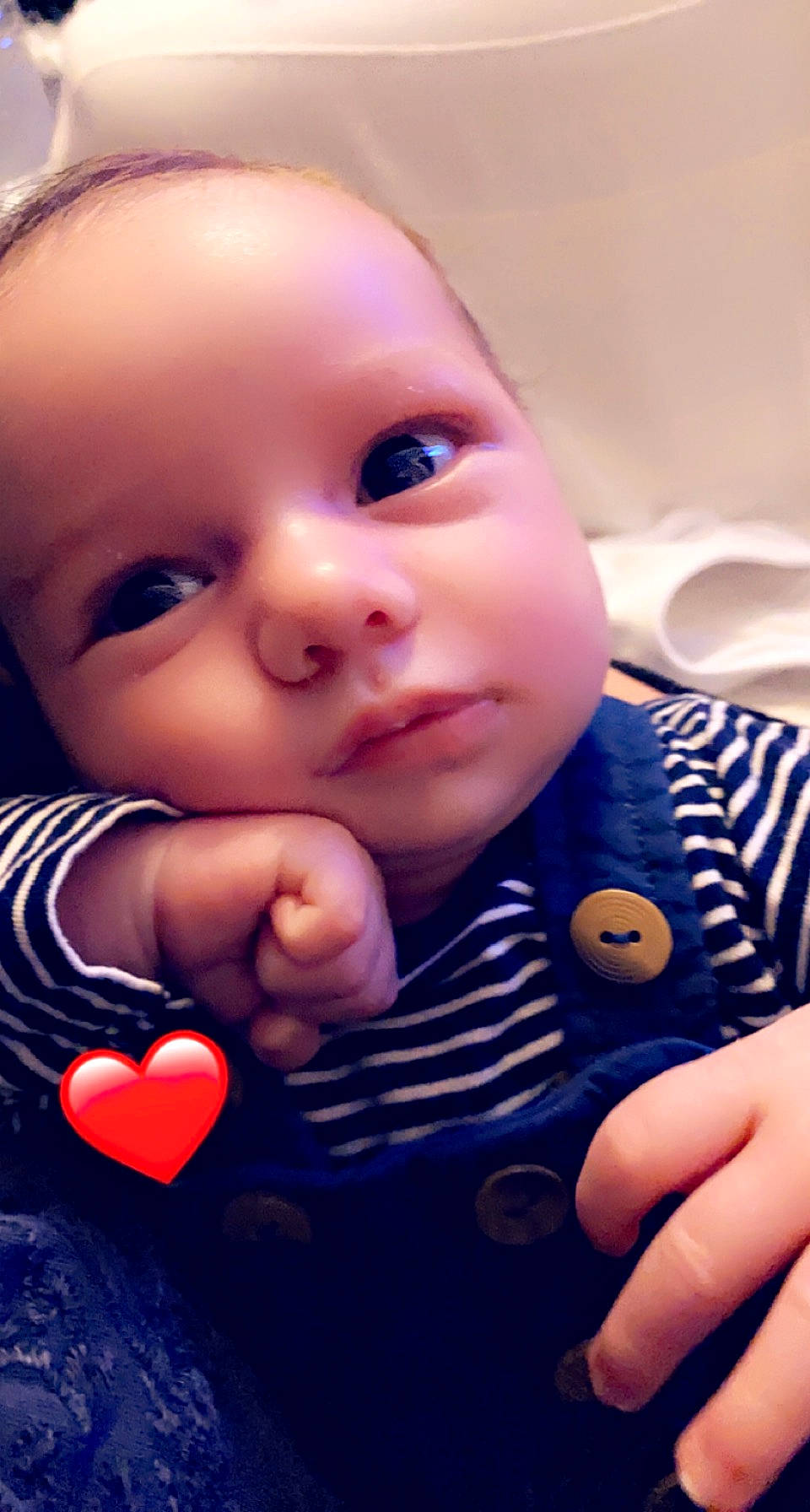 Andria a rejoint le concours — aidez-le/la à gagner de superbes lots ! baby, baby_products, baby_toddler_clothing, cheek, child, chin, eyebrow, eyelash, finger, forehead, hand, heart, iris, lip, love, nail, organ, person, skin, thumb