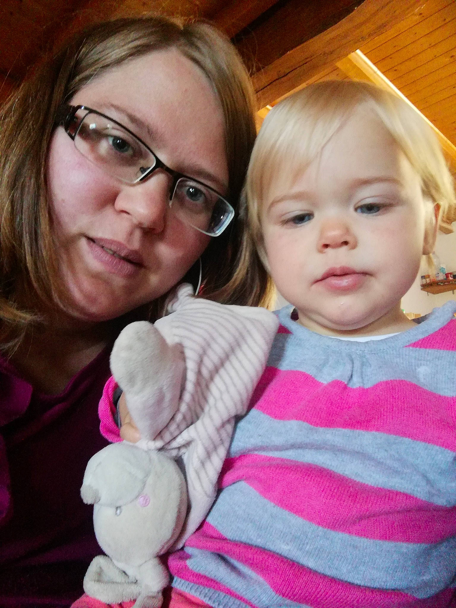 Bélinda a rejoint le concours — aidez-le/la à gagner de superbes lots ! blond, cheek, child, day, eye, fun, girl, hair, head, human_hair_color, infant, mother, nose, people, person, pink, product, skin, smile, textile