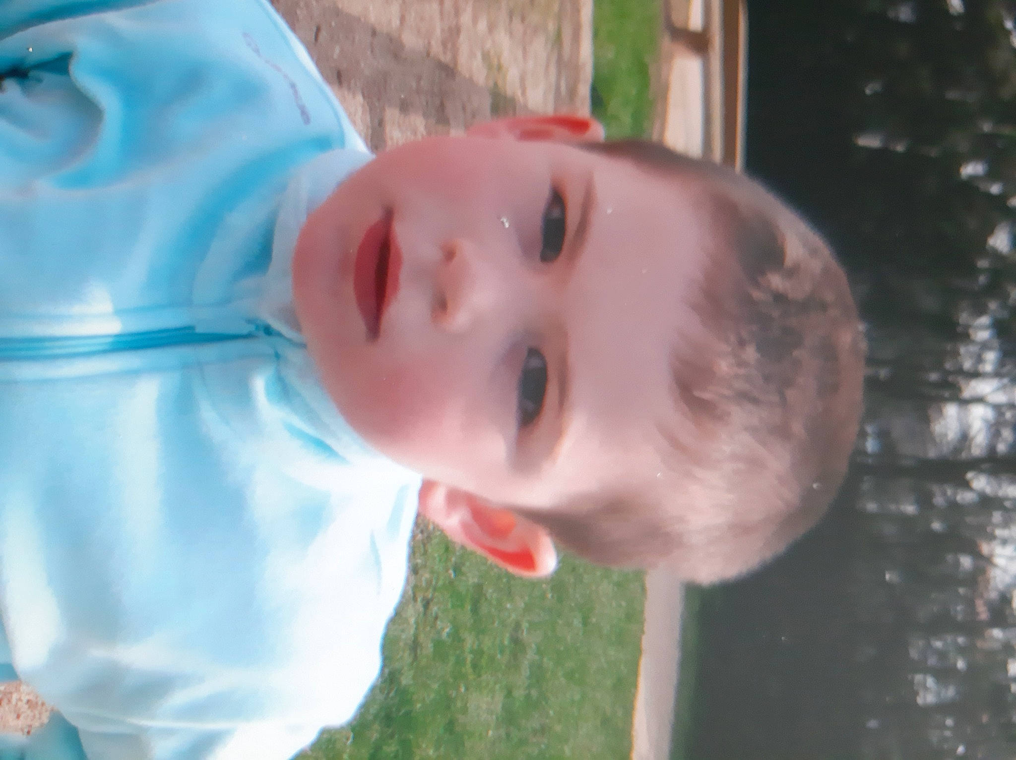 Lucas participe au concours pour gagner de l'argent avec cette photo : baby, cheek, chin, eye, face, happy, hat, headgear, human_body, iris, leisure, lip, mouth, nose, person, plant, skin, smile, toddler, water