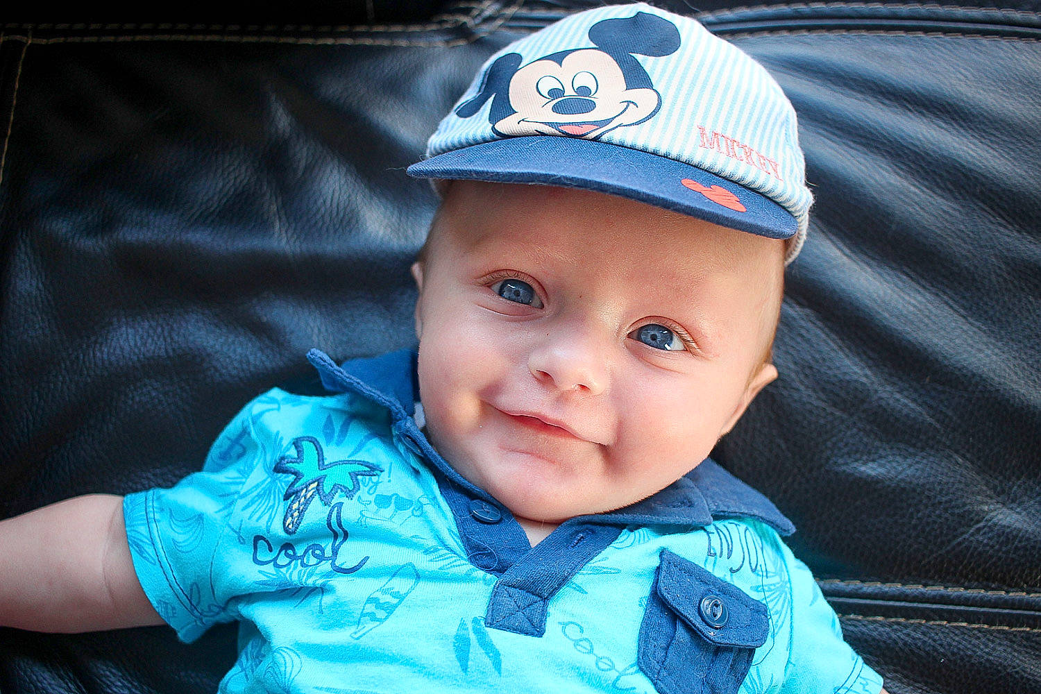 Noa a rejoint le concours — aidez-le/la à gagner de superbes lots ! baby, baby_toddler_clothing, cap, child, cool, headgear, headwear, person, toddler