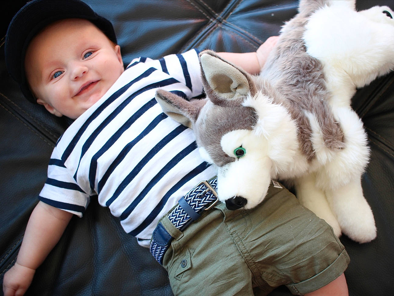 Noa participe au concours pour gagner de l'argent avec cette photo : baby, child, ear, fur, headwear, joy, nap, nose, person, plush, rabbit, skin, stuffed_toy, textile, toddler, toy